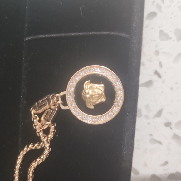Authentic Versace Medusa medallion necklace - Picture 2 of 9